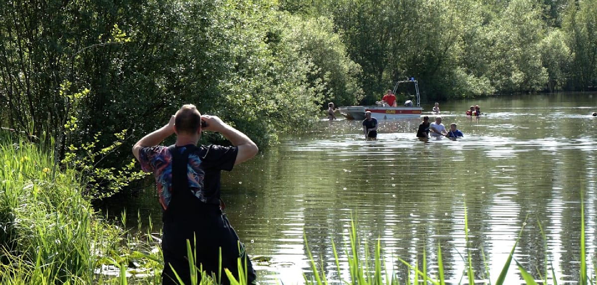 Tragödie in Ostfriesland: 13-Jährige ertrinkt in Kiessee
