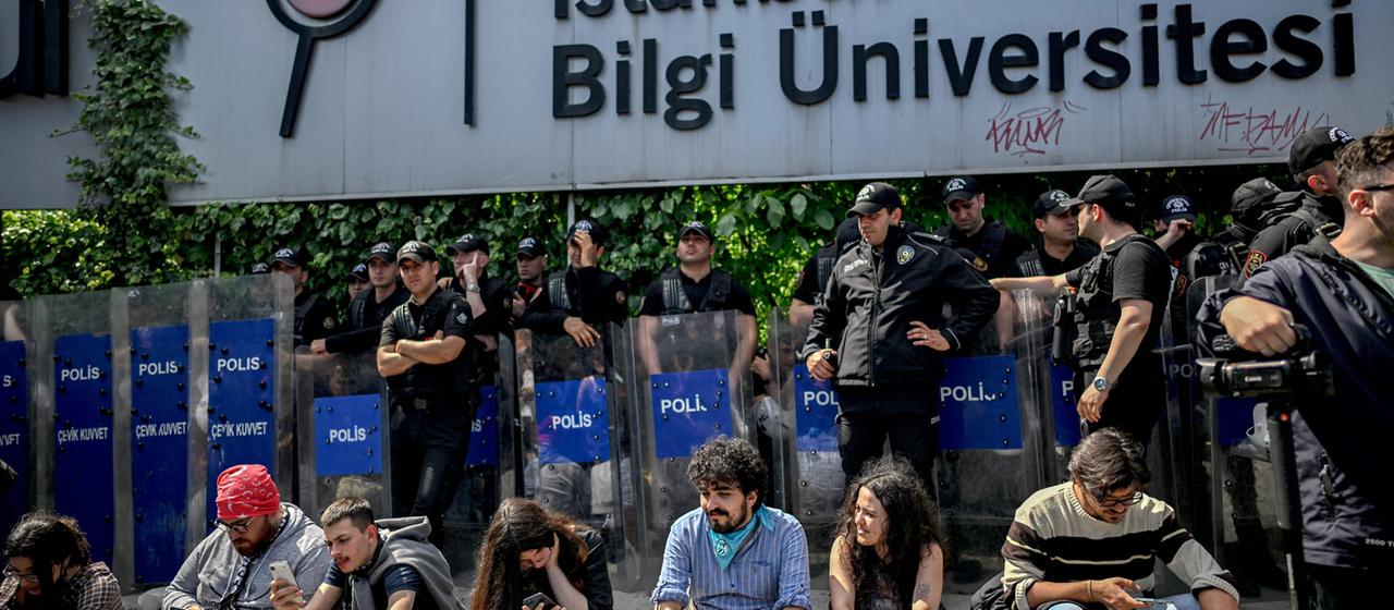 Erdoğan revidiert Schließung der Bilgi-Universität nach Protesten