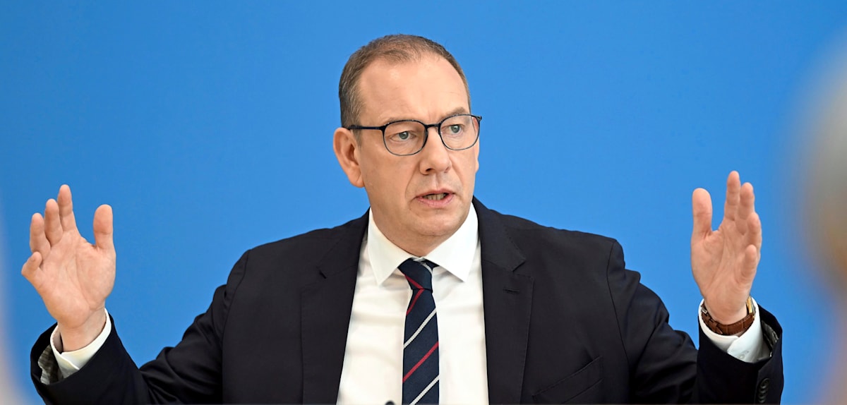 Debatte zur Wehrpflicht: Bußgelder für fehlende Antworten