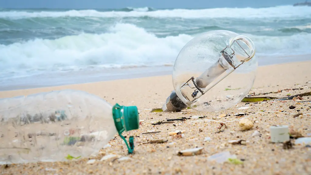 Forschungsanalyse zur Plastikverschmutzung der Meere