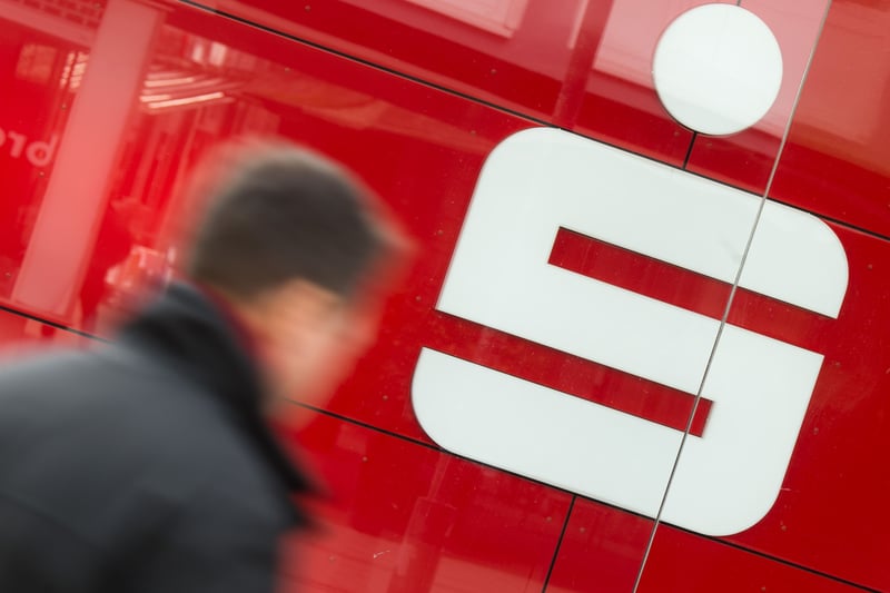 Stadtsparkasse Langenfeld überprüft Flüge ihres Chefs