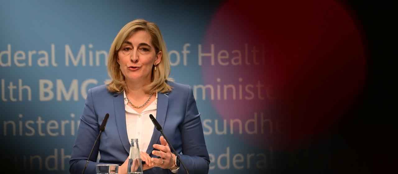 Warken will Reform der Pflegeversicherung vorlegen