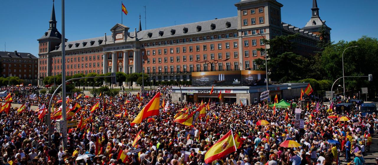 Massenproteste in Madrid gegen Pedro Sánchez