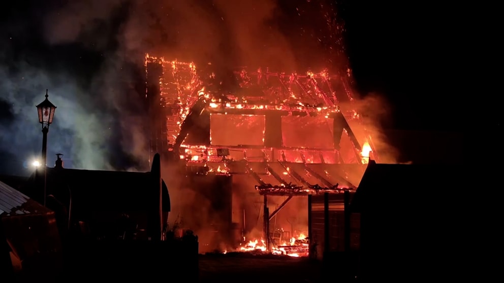 Großbrand Nahe Beelitz: Kampf gegen die Flammen