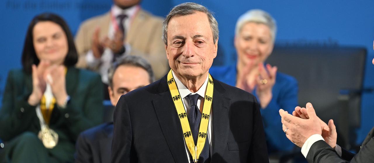 Mario Draghi erhält Karlspreis für sein Lebenswerk