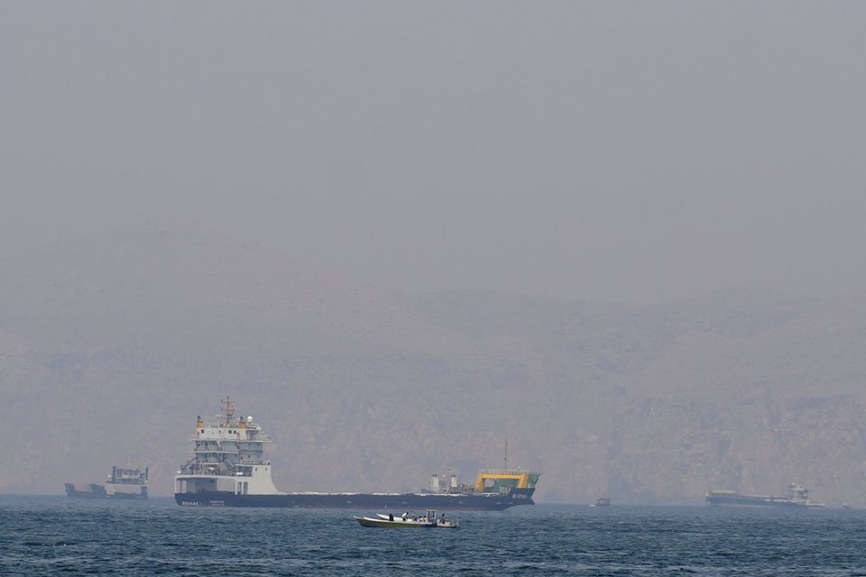 Iran Lässt Chinesische Schiffe Durch Straße von Hormus Fahren