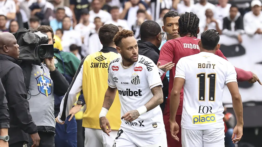 Neymar tobt nach Auswechsel-Panne im Spiel gegen Coritiba FC