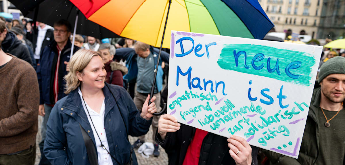 Demonstrationen am Vatertag gegen Gewalt an Frauen