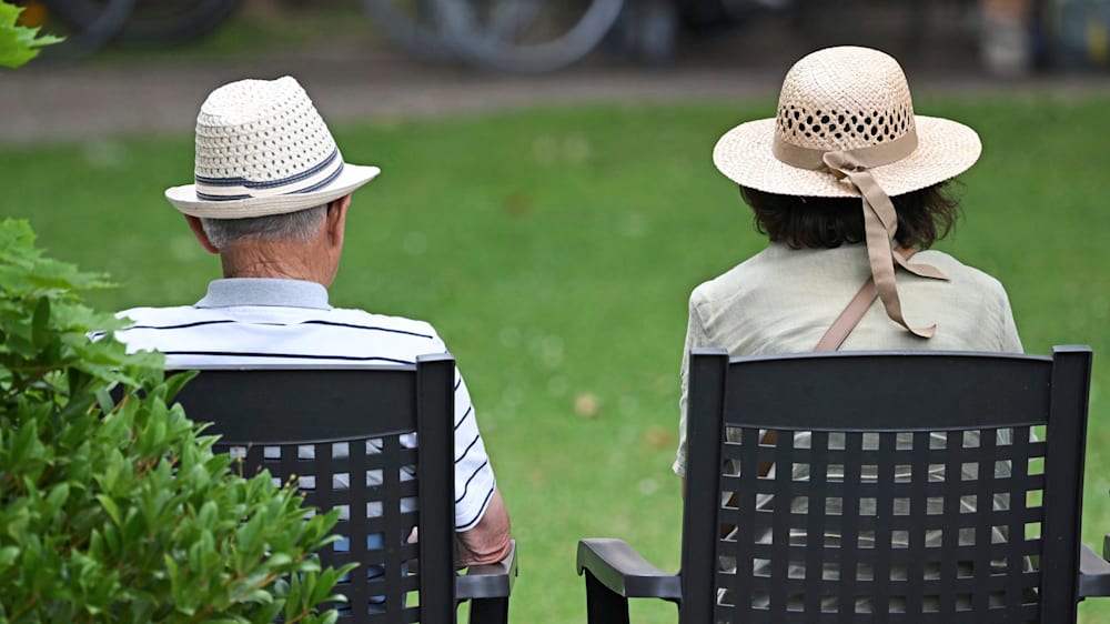 Debatte über Pensionen und Beamten-Privilegien
