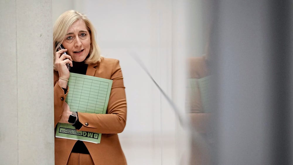 Pflegereform: Höhere Beiträge für Kinderlose und Einsparungen bei Heimen