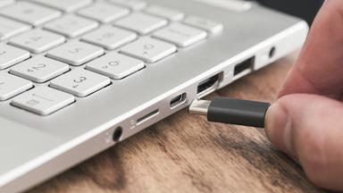 Mobilfunk-Leistung prüfen: Forderungen bei Vertragseinhaltung