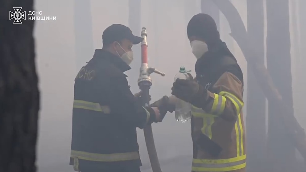 Waldbrand in Tschernobyl: Einsatzkräfte im Kampf gegen Flammen