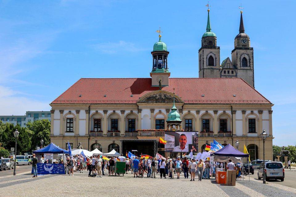 AfD-Demonstration in Magdeburg: Kritik an Kirchensteuer