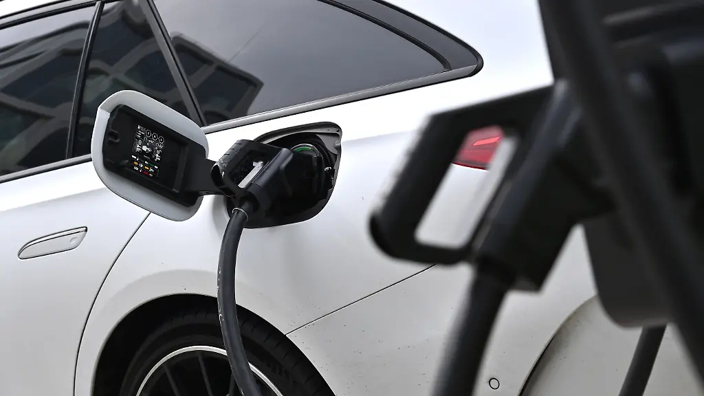 Boom bei Elektroautos: Förderung und steigende Umsteigerquote