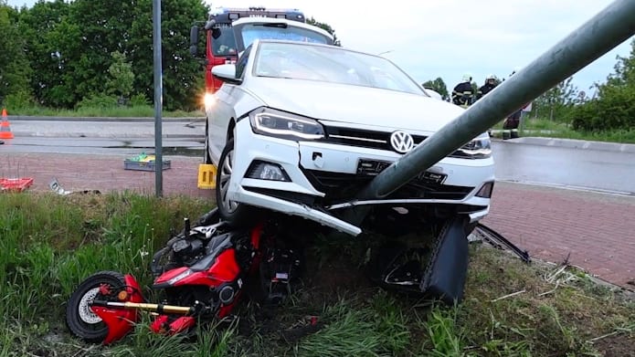 Schwerer Unfall in Brandenburg: Fahrschüler von Fahrlehrer erfasst