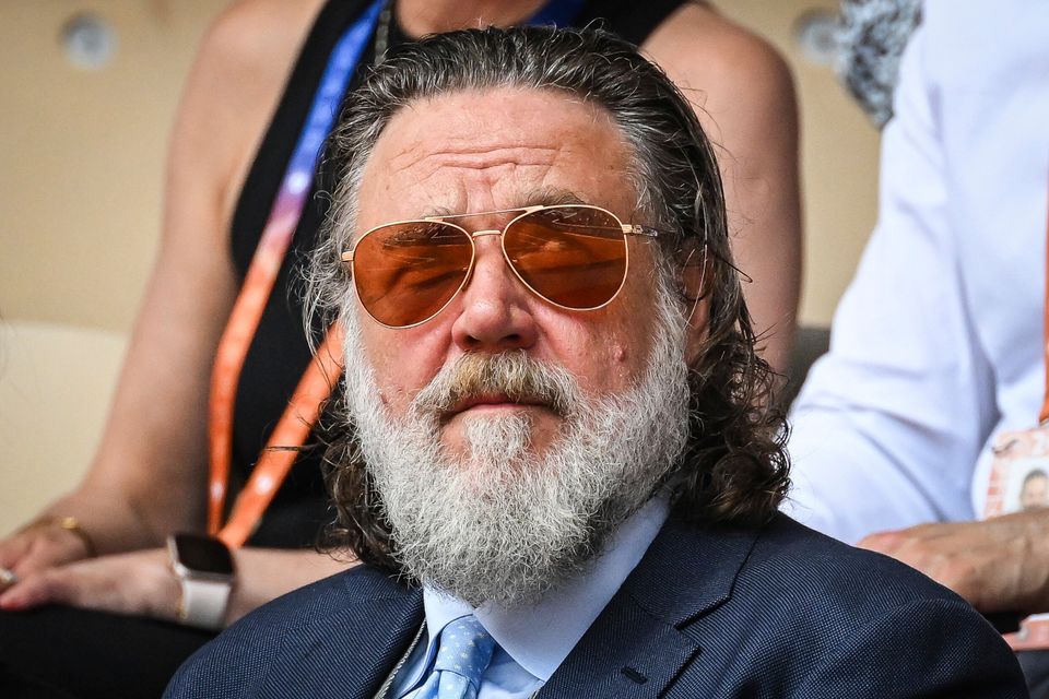 Russell Crowe sorgt in Paris für Wirbel