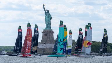Segelwettkämpfe vor der Freiheitsstatue in New York