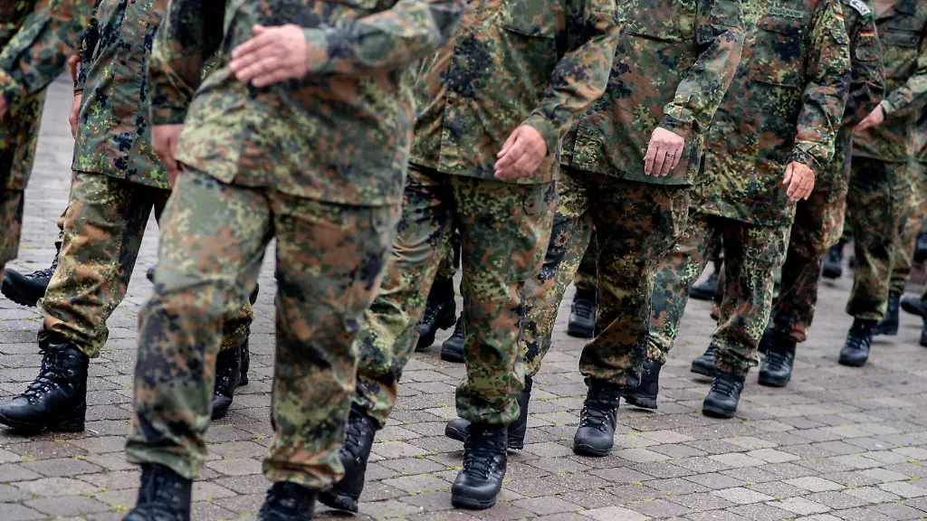 Arbeitgeber kritisieren neues Gesetz zu Pflicht-Reservedienst