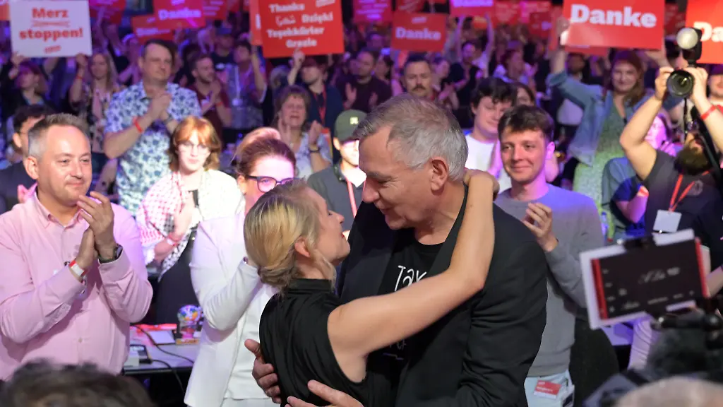 Linke verabschiedet Jan van Aken