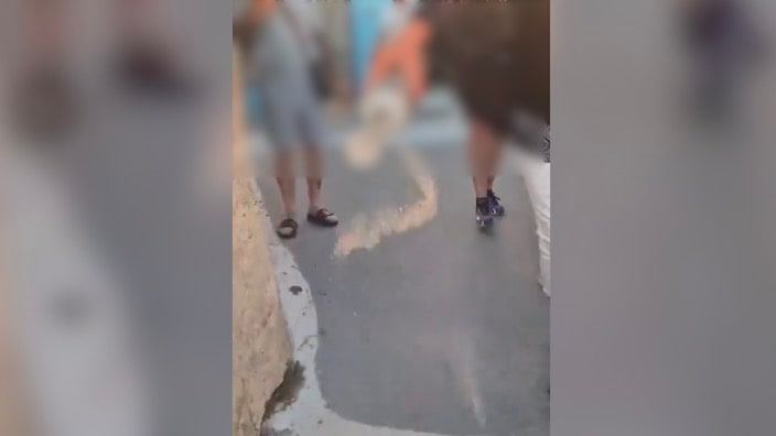 Kontroverse Ascheverstreuung auf Santorini