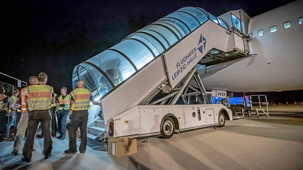 Dobrindt plant dreifache Steigerung der Abschiebungen nach Afghanistan