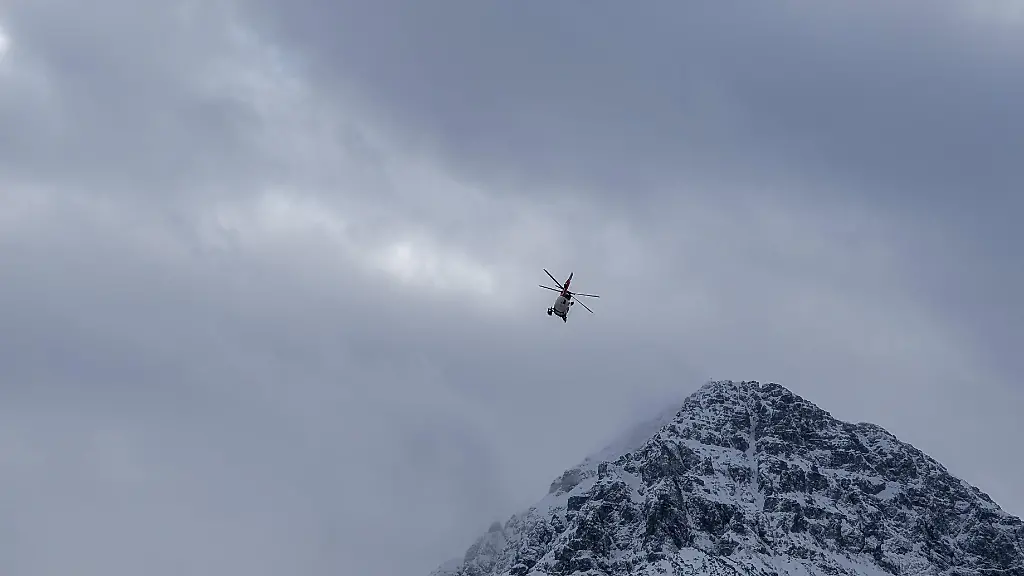 Bergsteiger überlebt schweren Absturz in Tirol