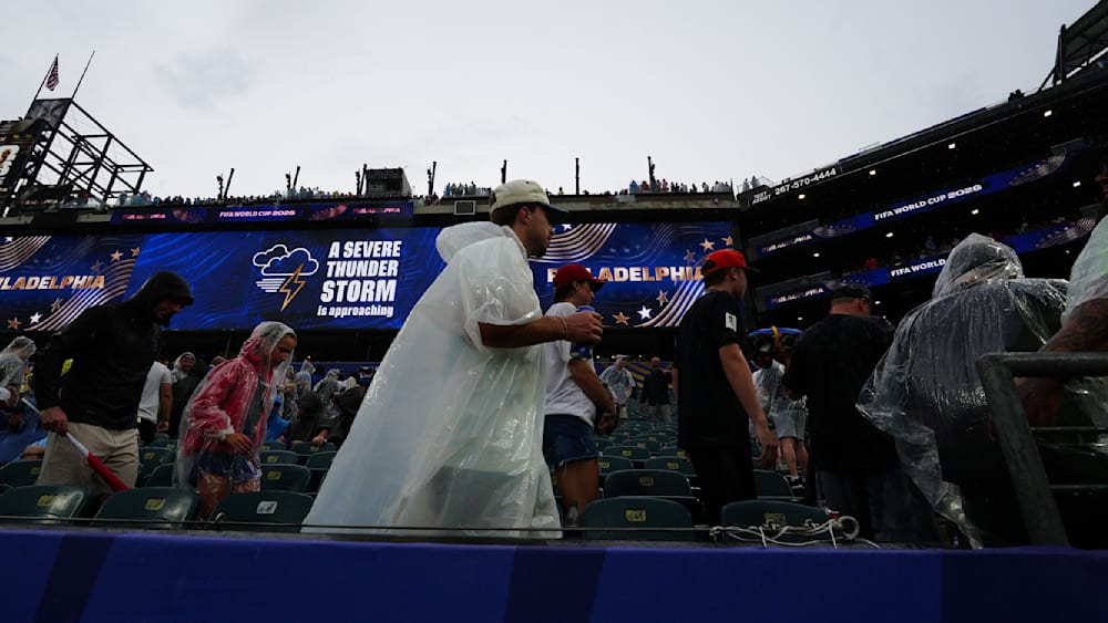 Mbappé glänzt im von Unwetter unterbrochenen Spiel gegen den Irak