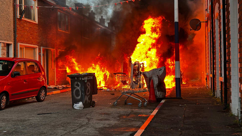 Unruhen in Belfast nach Messerattacke