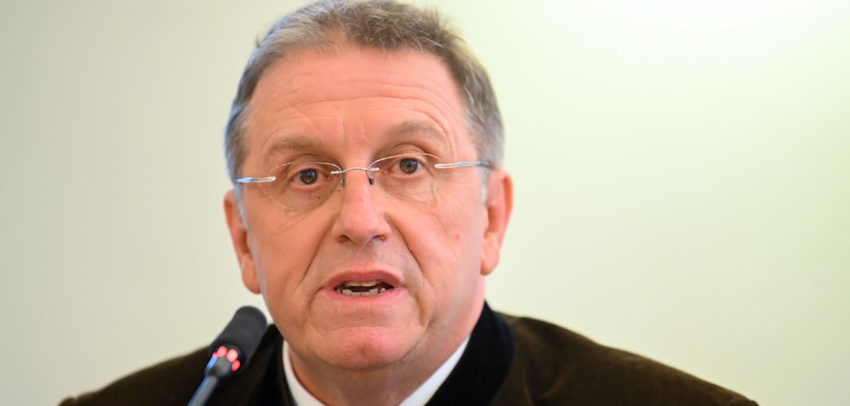 Bezirkstag Oberfranken prüft Aberkennung von Ehrung für AfD-Politiker