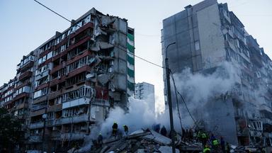 Ukraine führt Drohnenangriffe während Wirtschaftsforum in St. Petersburg durch