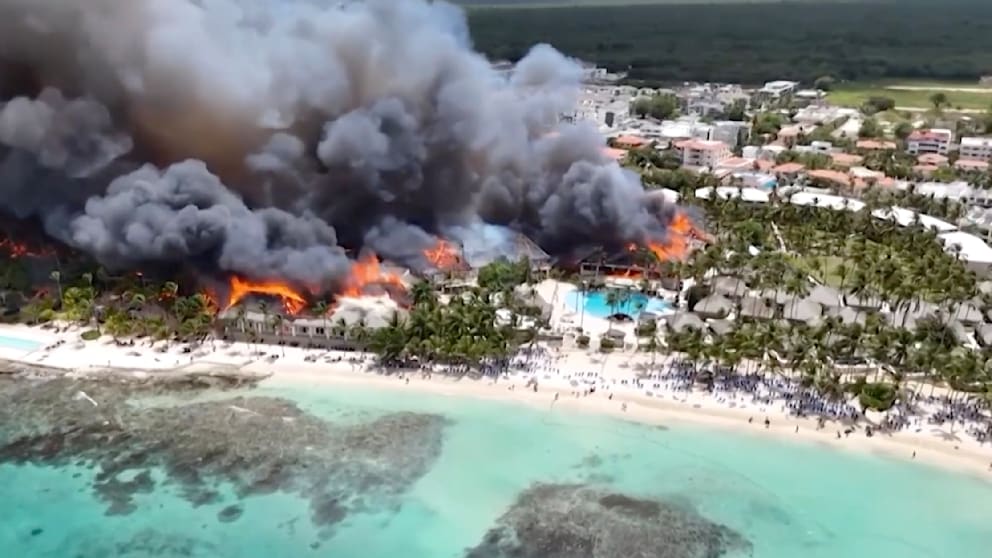 Flammen zerstören Hotelanlage in der Dominikanischen Republik