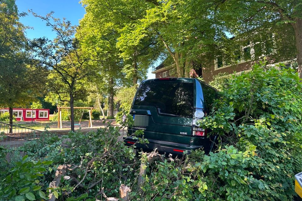Verkehrsunfall vor Hamburger Schule: Drei Kinder verletzt