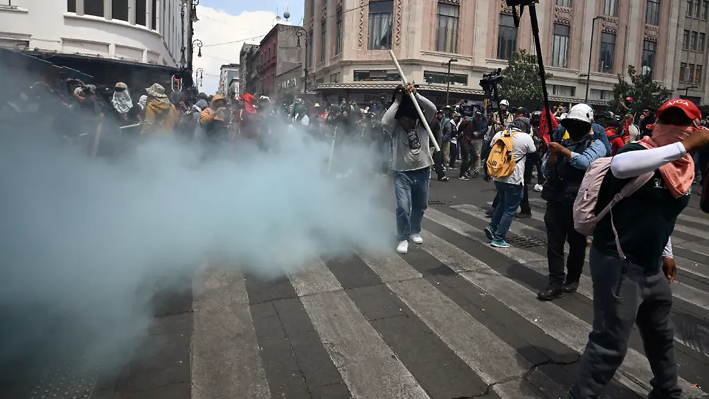 Zusammenstöße bei Lehrerprotesten in Mexiko-Stadt