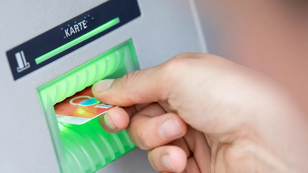 Deutsche lassen Renditen auf Girokonten liegen