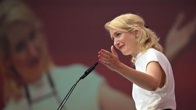 Linke auf Bundesparteitag in Potsdam: Strategie und Sozialpolitik im Fokus