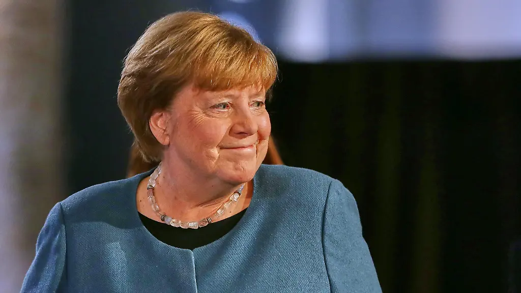 Angela Merkel verteidigt aktuelle Regierung und schließt Rückkehr in die Politik aus