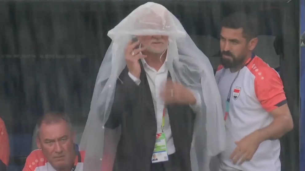 Regenunterbrechung beim WM-Spiel Frankreich gegen Irak