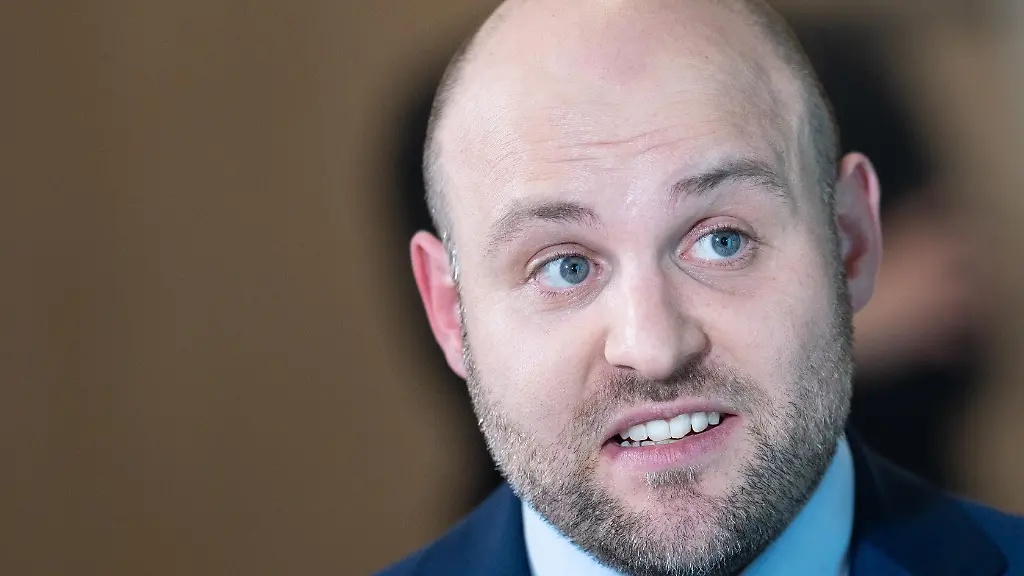AfD-Politiker Frohnmaier und Treffen mit Putin-Vertrautem
