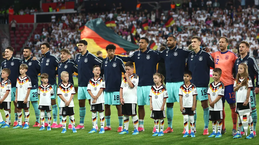 FIFA passt Zeremonien und Regeln bei der WM an