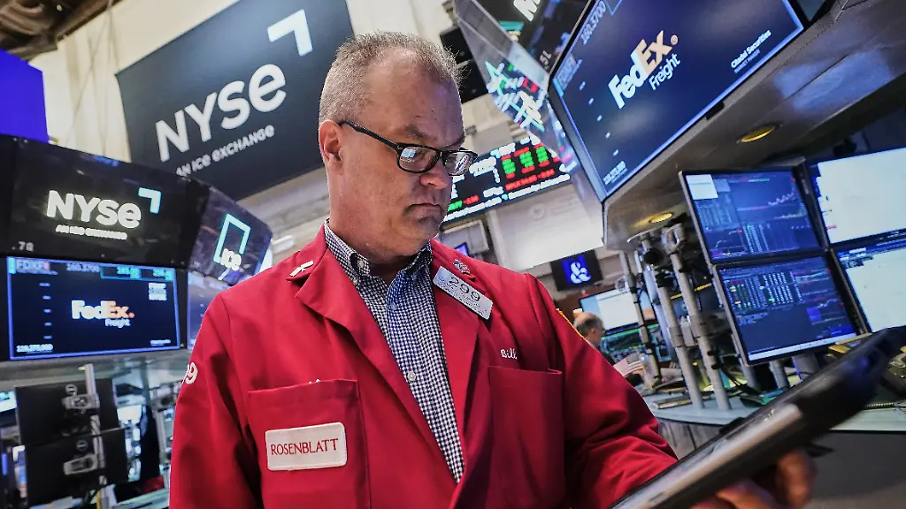 Tech-Aktien unter Druck wegen Zinserwartungen