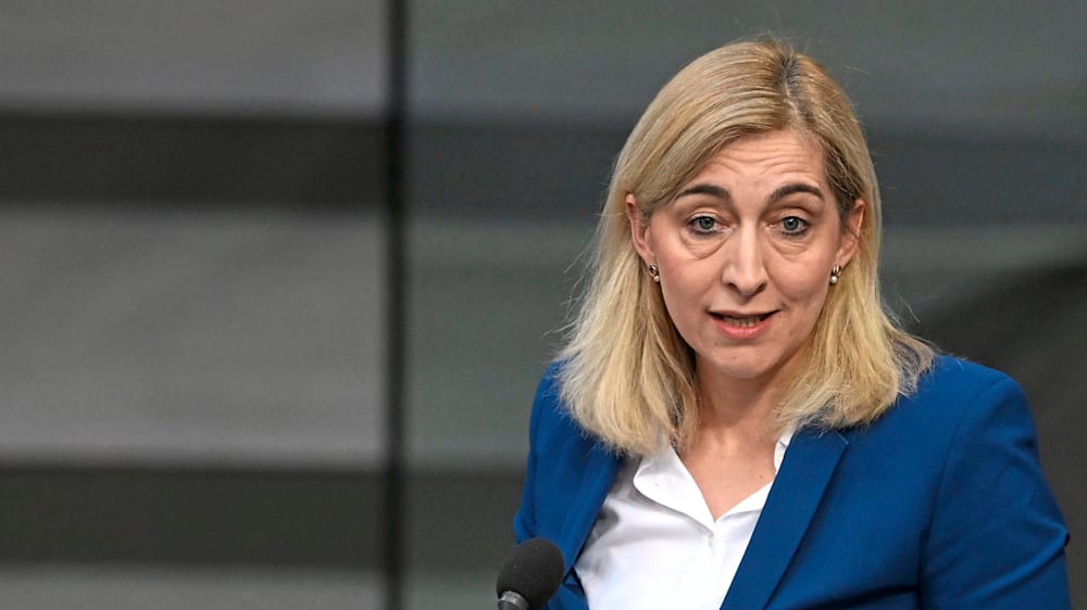 Heftige Kritik an Krankenkassen-Reform im Bundestag
