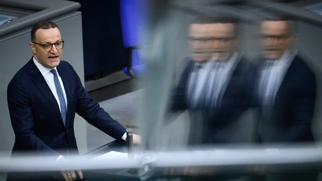 Jens Spahns Herausforderung und mögliche Überwindung des „Mietmutterbauch“-Skandals
