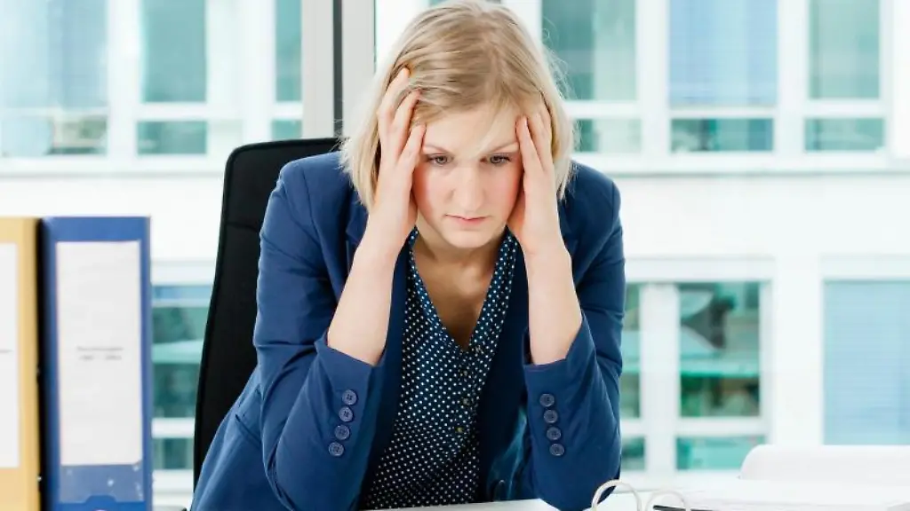 Negativität im Job überwinden: Tipps für eine positive Grundeinstellung