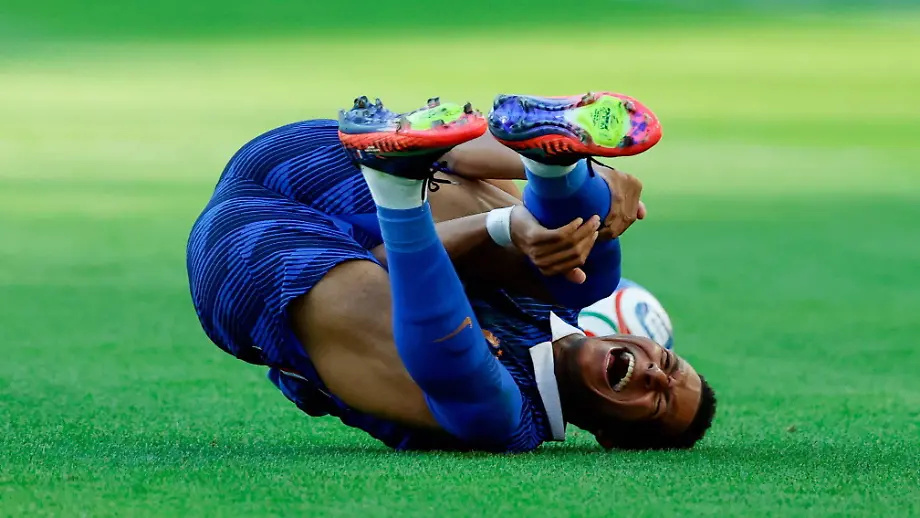 Paraguay-Spieler im Achtelfinale gegen Frankreich: Heftiges Foul bleibt ungeahndet
