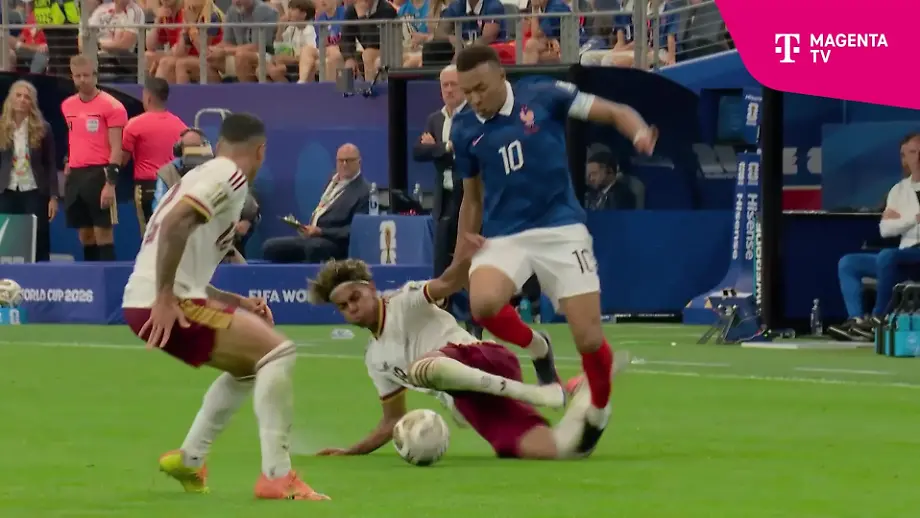 Heftiges Foul von Lamine Yamal gegen Mbappé im WM-Halbfinale