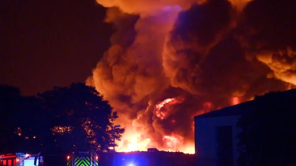 Großbrand in Abfallanlage im Rhein-Sieg-Kreis
