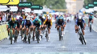 Mathieu van der Poel triumphiert auf den Champs-Elysees