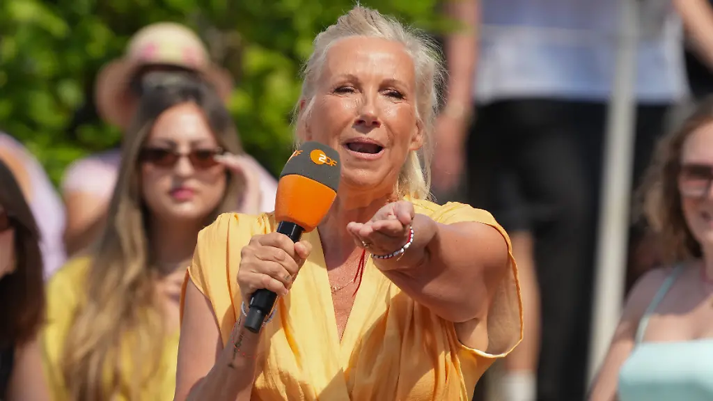 Rassismus im “Fernsehgarten”? Andrea Kiewel sagt Sorry