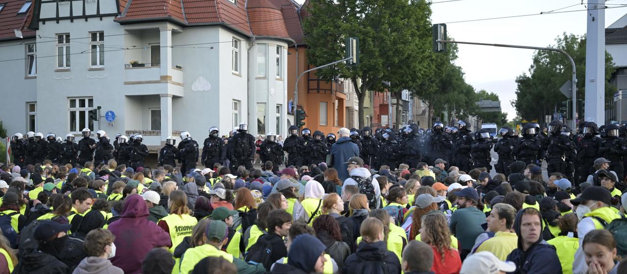 Demonstrationen beim AfD-Bundesparteitag in Erfurt