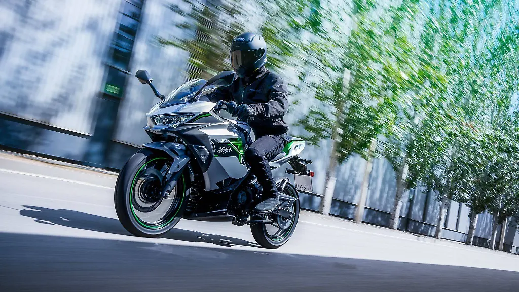 Neue E-Motorräder: Vielfalt von Retro-Designs bis zu High-Performance-Modellen